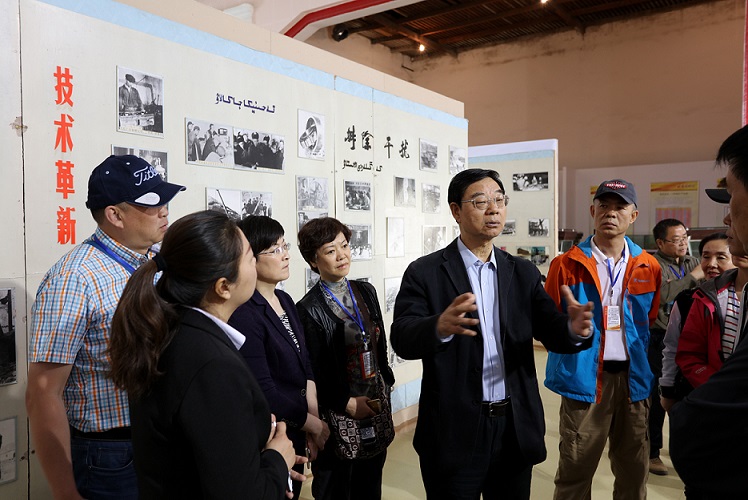 孙传尧院士向学员讲述采矿史.jpg